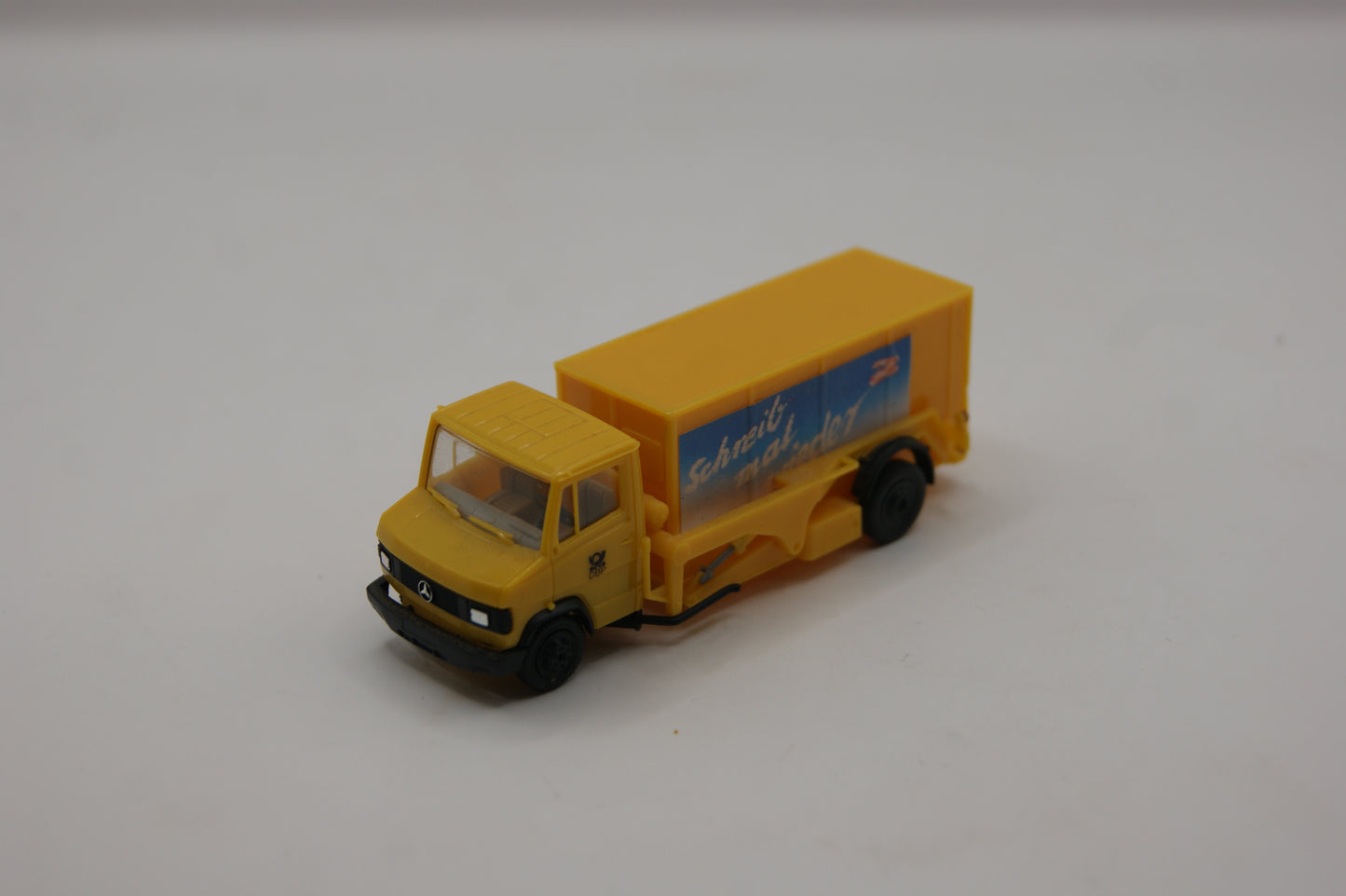 Herpa 041201 Mercedes-Benz T2 Niederflurhubwagen DBP „Schreib mal wieder“ H0 1:87 mit Wechselcontainer