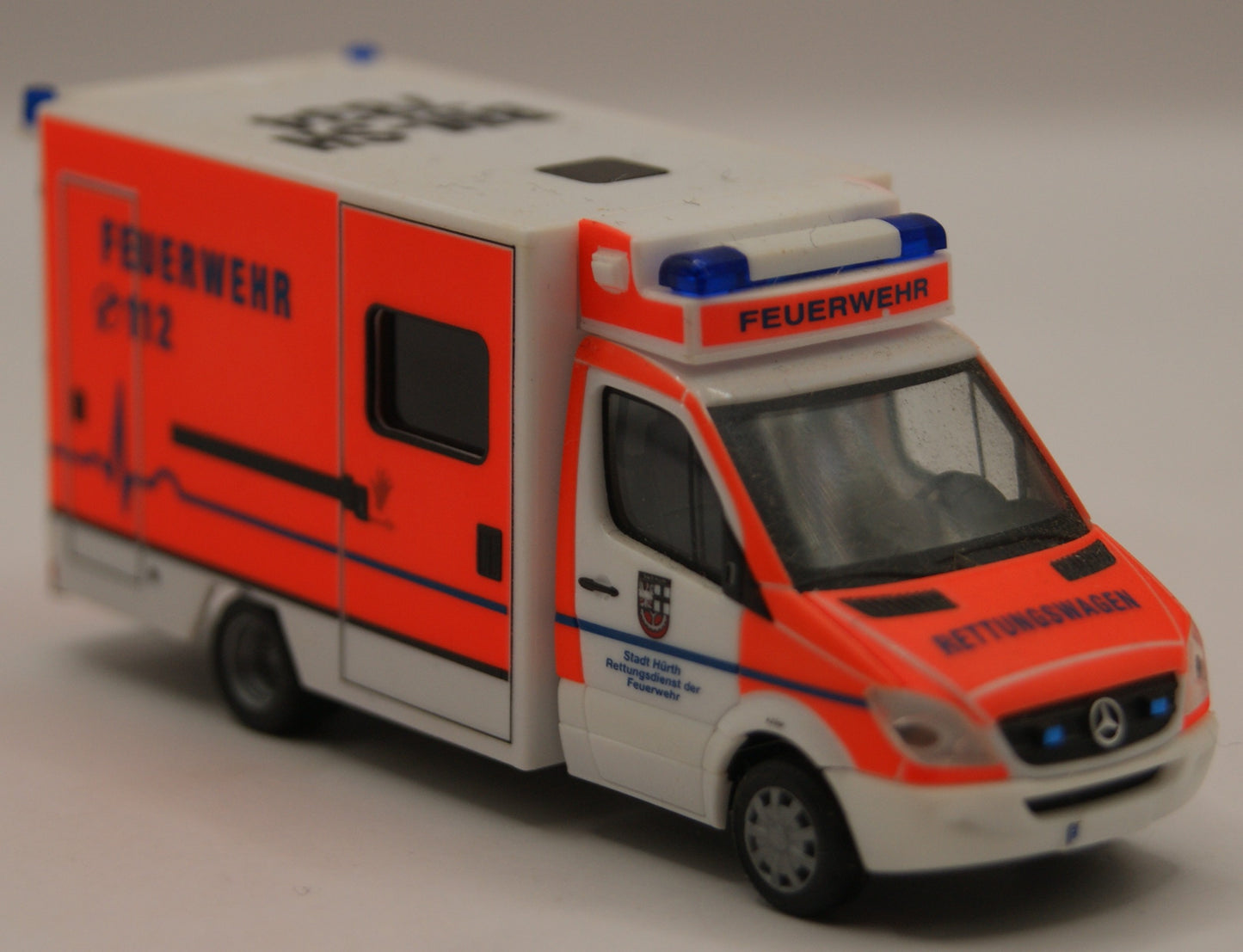 Herpa 091657 Mercedes-Benz Sprinter Fahrtec RTW Feuerwehr Hürth 1:87 H0