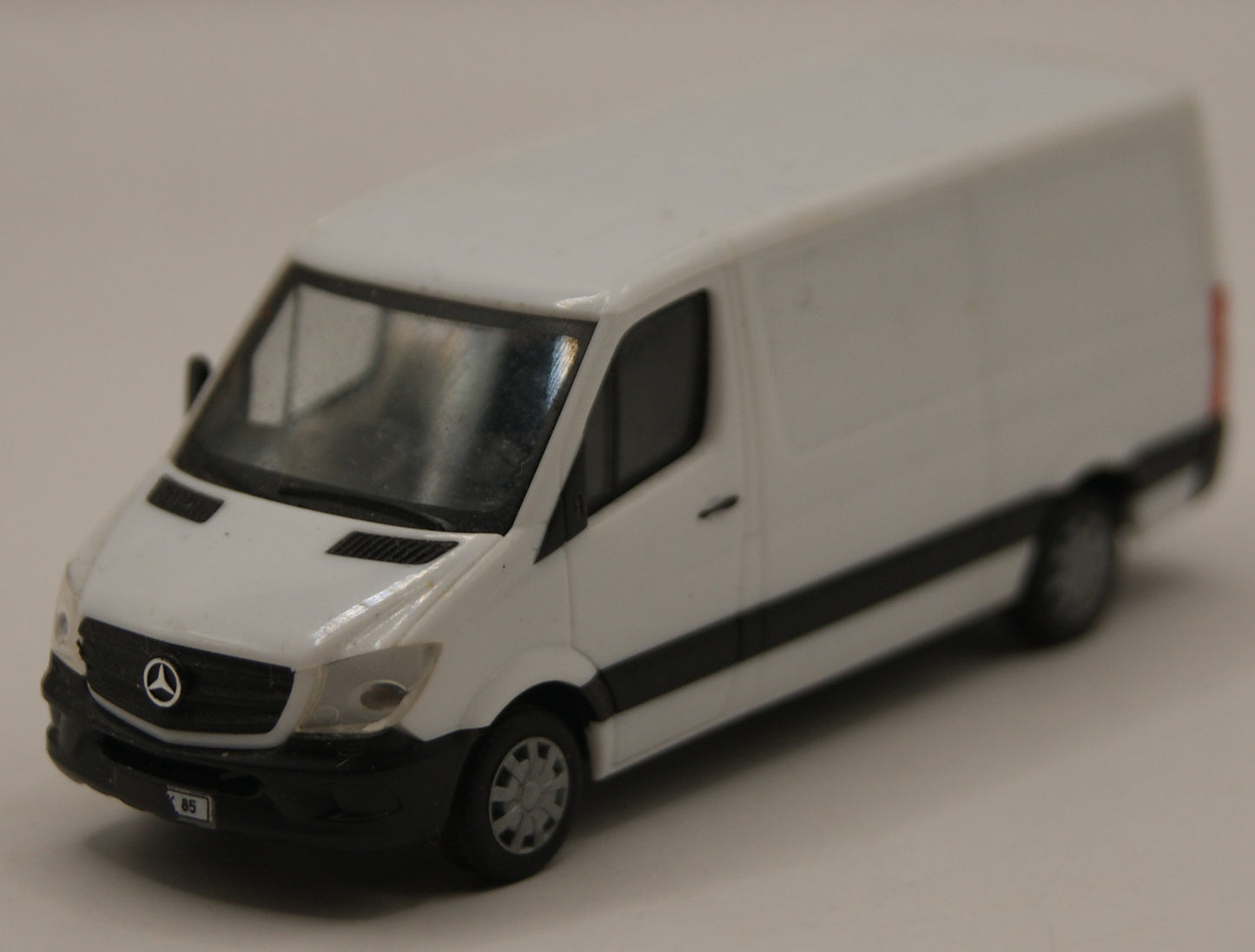 Herpa MiniKit Mercedes-Benz Sprinter Kasten Hochdach weiß H0 1:87 – Fahrerspiegel fehlt