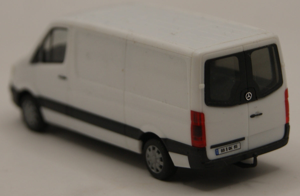 Herpa MiniKit Mercedes-Benz Sprinter Kasten Hochdach weiß H0 1:87 – Fahrerspiegel fehlt
