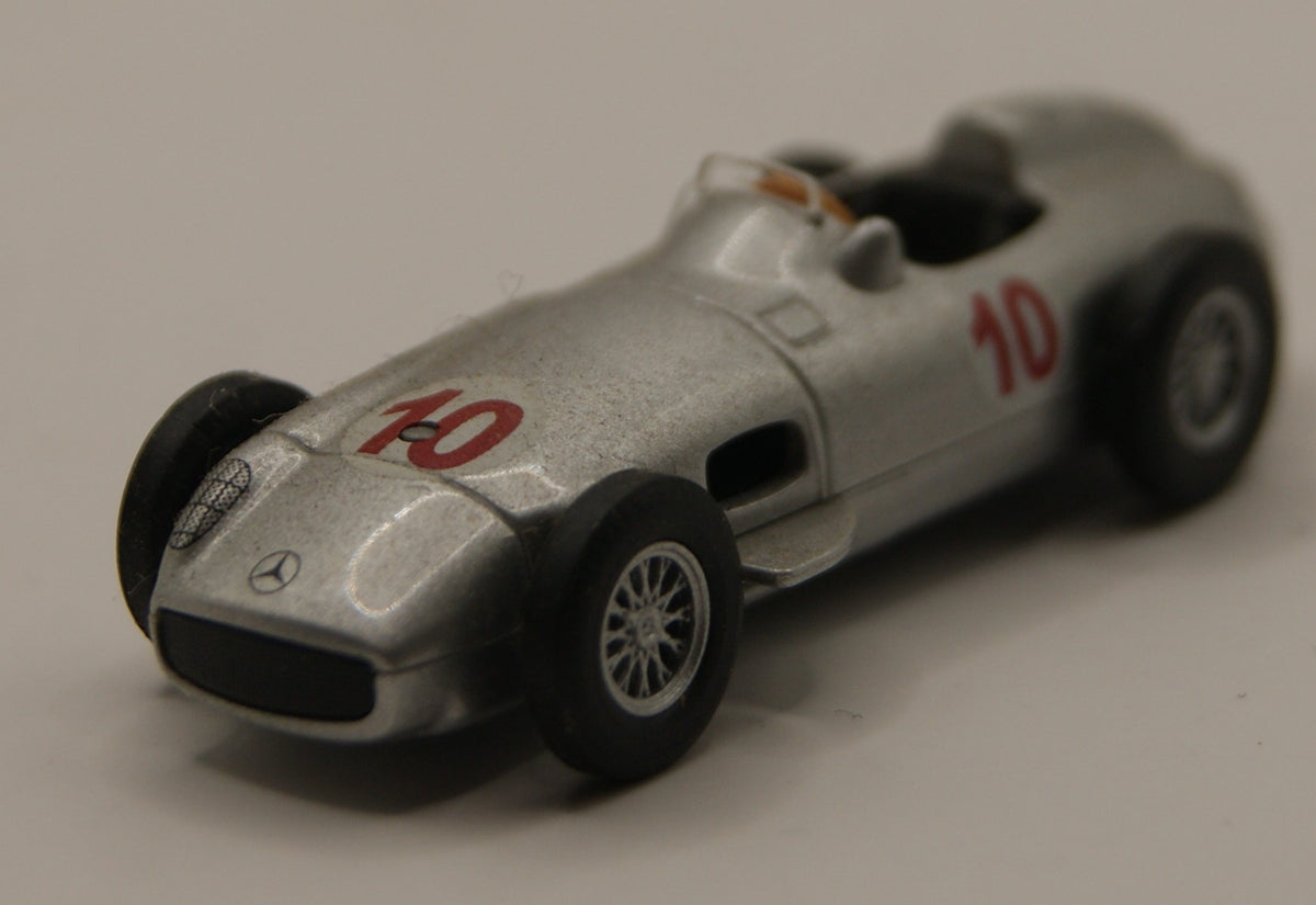 Busch Mercedes-Benz W196 Silberpfeil Nr. 10 Juan Manuel Fangio Spa 1955 H0 1:87