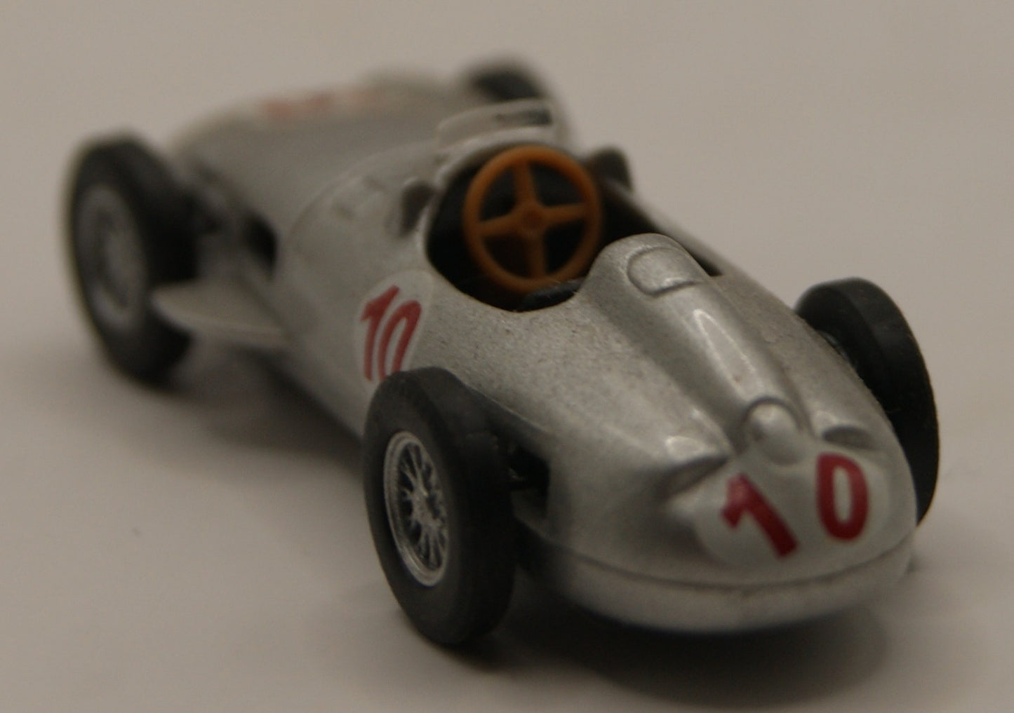Busch Mercedes-Benz W196 Silberpfeil Nr. 10 Juan Manuel Fangio Spa 1955 H0 1:87
