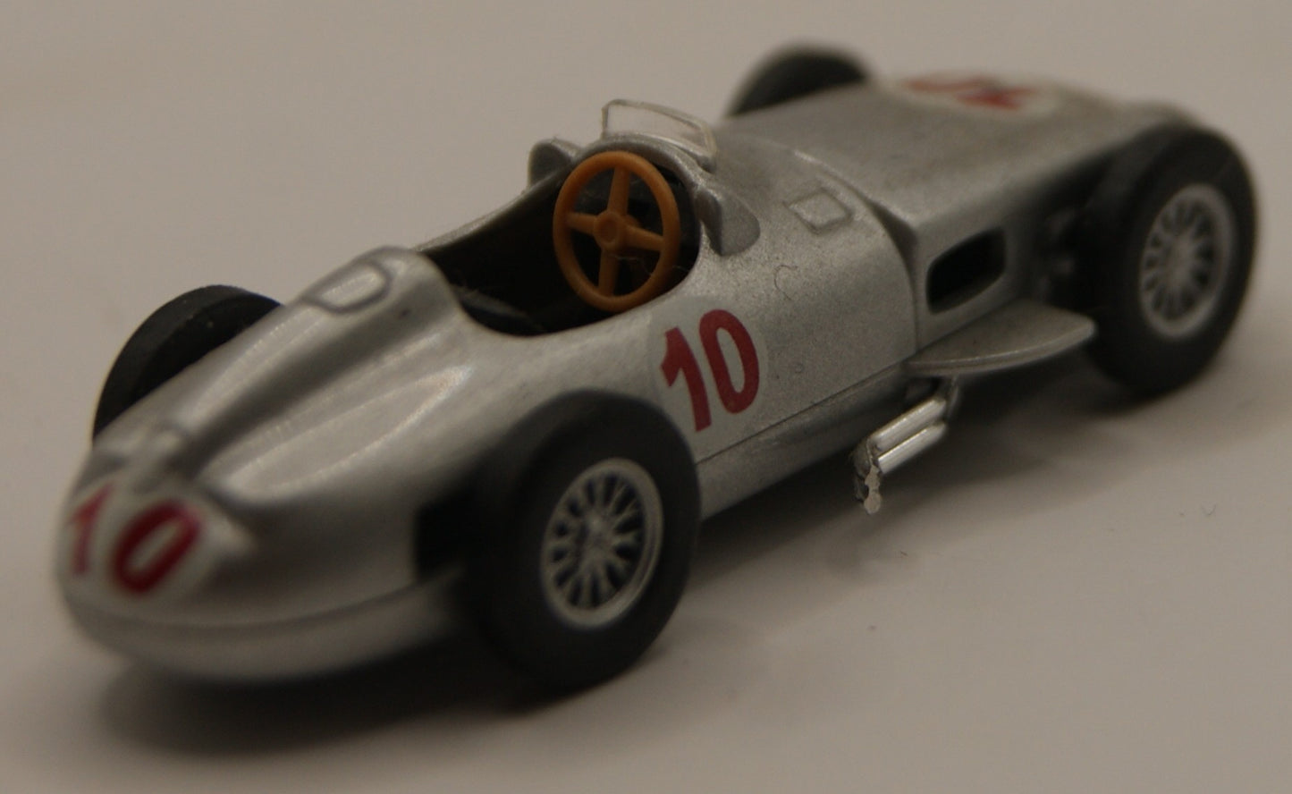 Busch Mercedes-Benz W196 Silberpfeil Nr. 10 Juan Manuel Fangio Spa 1955 H0 1:87