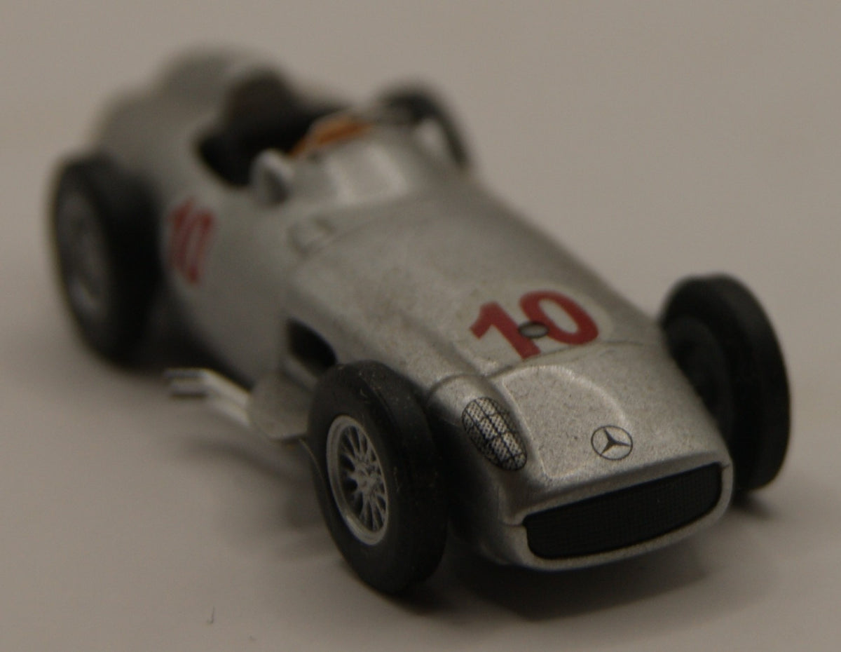 Busch Mercedes-Benz W196 Silberpfeil Nr. 10 Juan Manuel Fangio Spa 1955 H0 1:87