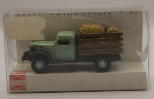 Busch 44011 Dodge Power Wagon „Heuerntewagen“ H0 1:87 Heuballen OVP