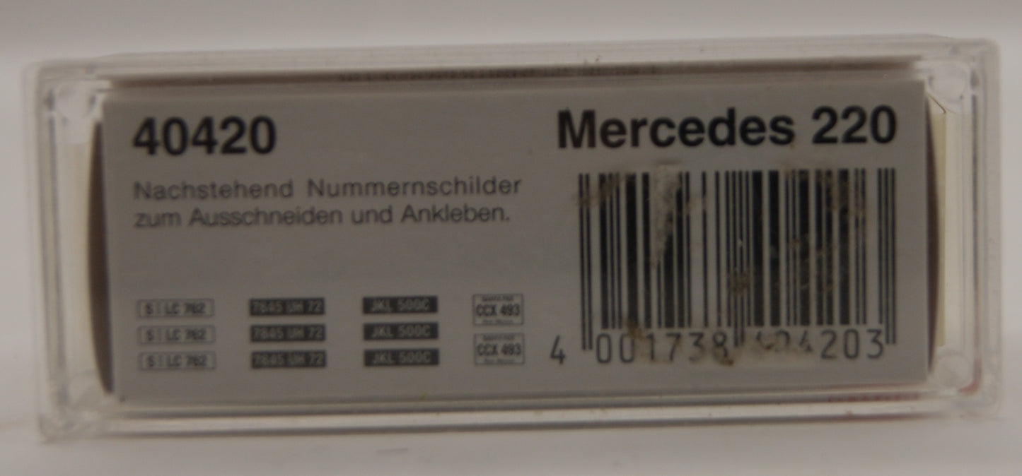 Busch 40420 Mercedes-Benz 220 Limousine Dunkelgrün H0 1:87 OVP