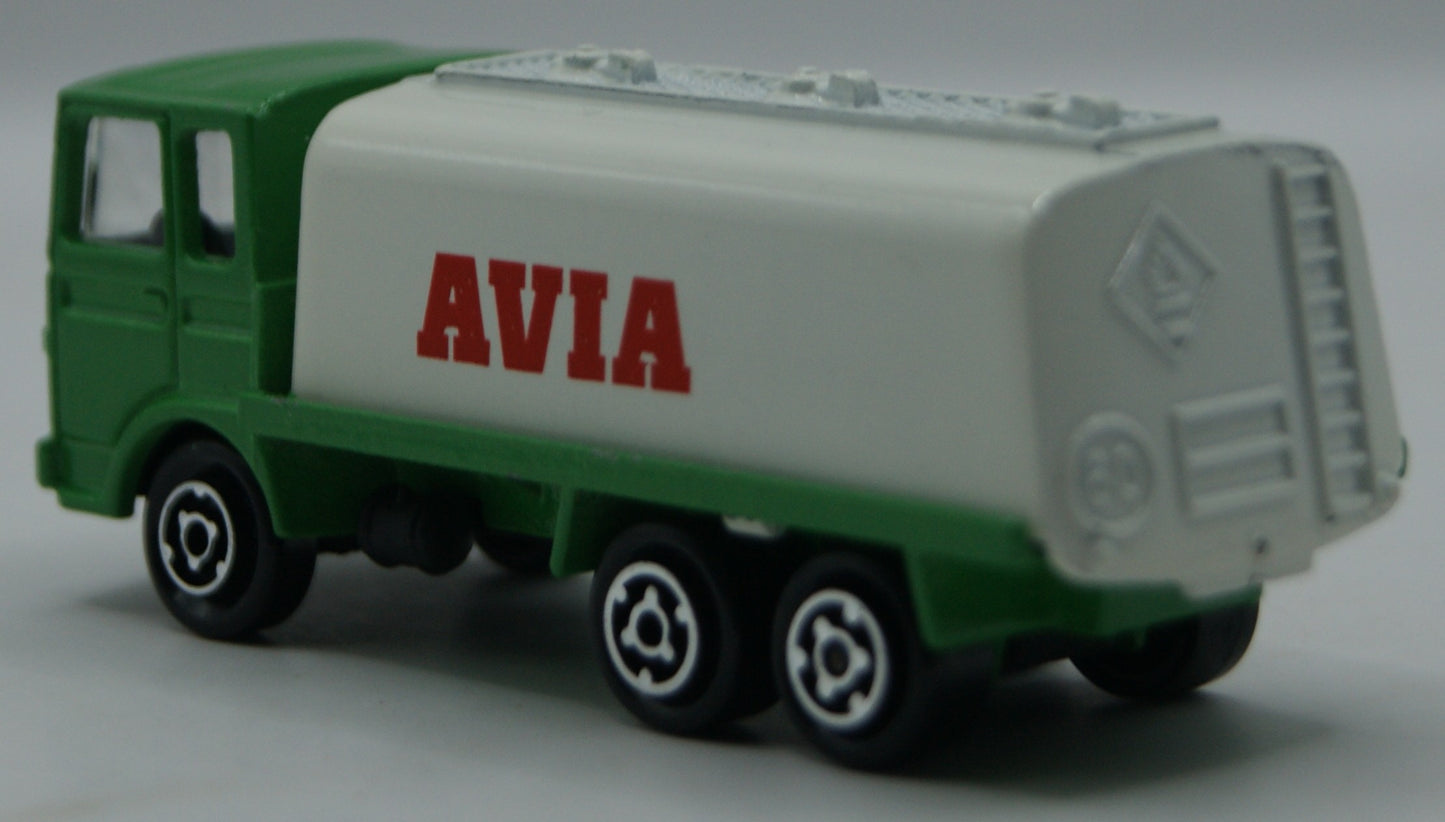 Majorette 245 Saviem Tankwagen AVIA grün/weiß 1:100 Vintage Made in France