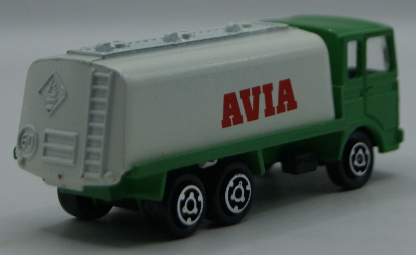 Majorette 245 Saviem Tankwagen AVIA grün/weiß 1:100 Vintage Made in France
