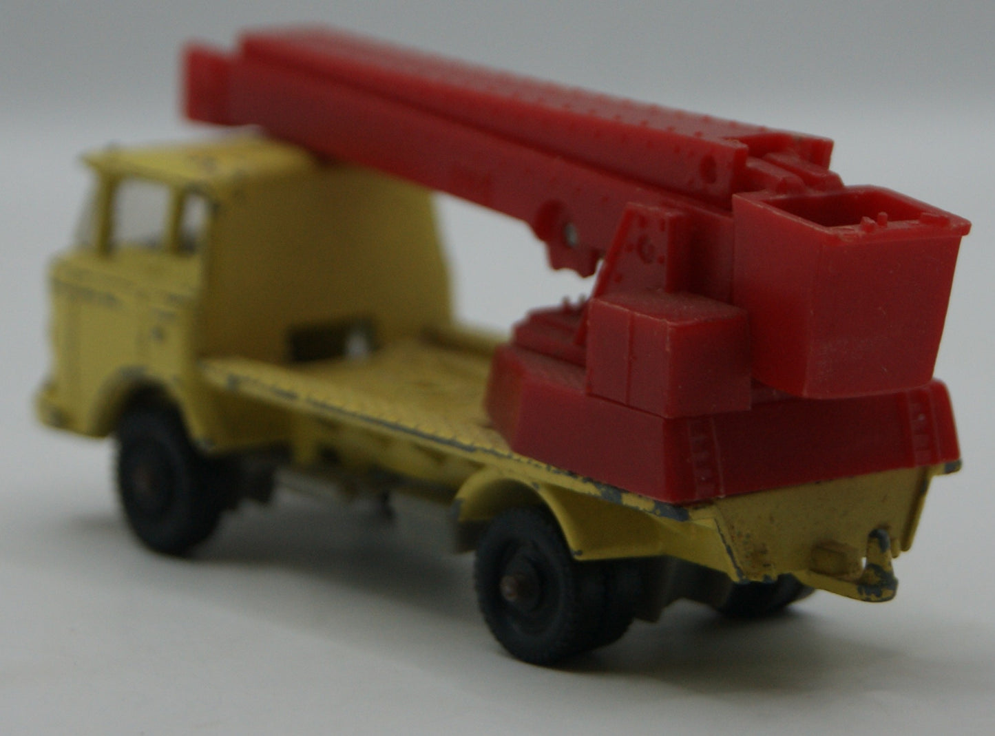 Majorette 228 Saviem Grue Kranwagen gelb/rot 1:132 Vintage Made in France