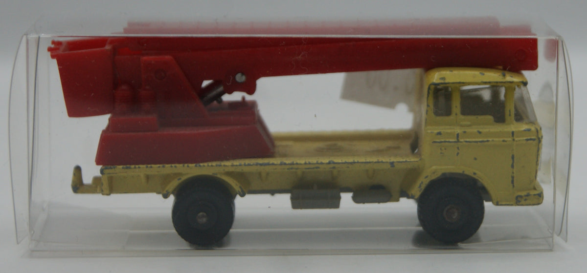 Majorette 228 Saviem Grue Kranwagen gelb/rot 1:132 Vintage Made in France