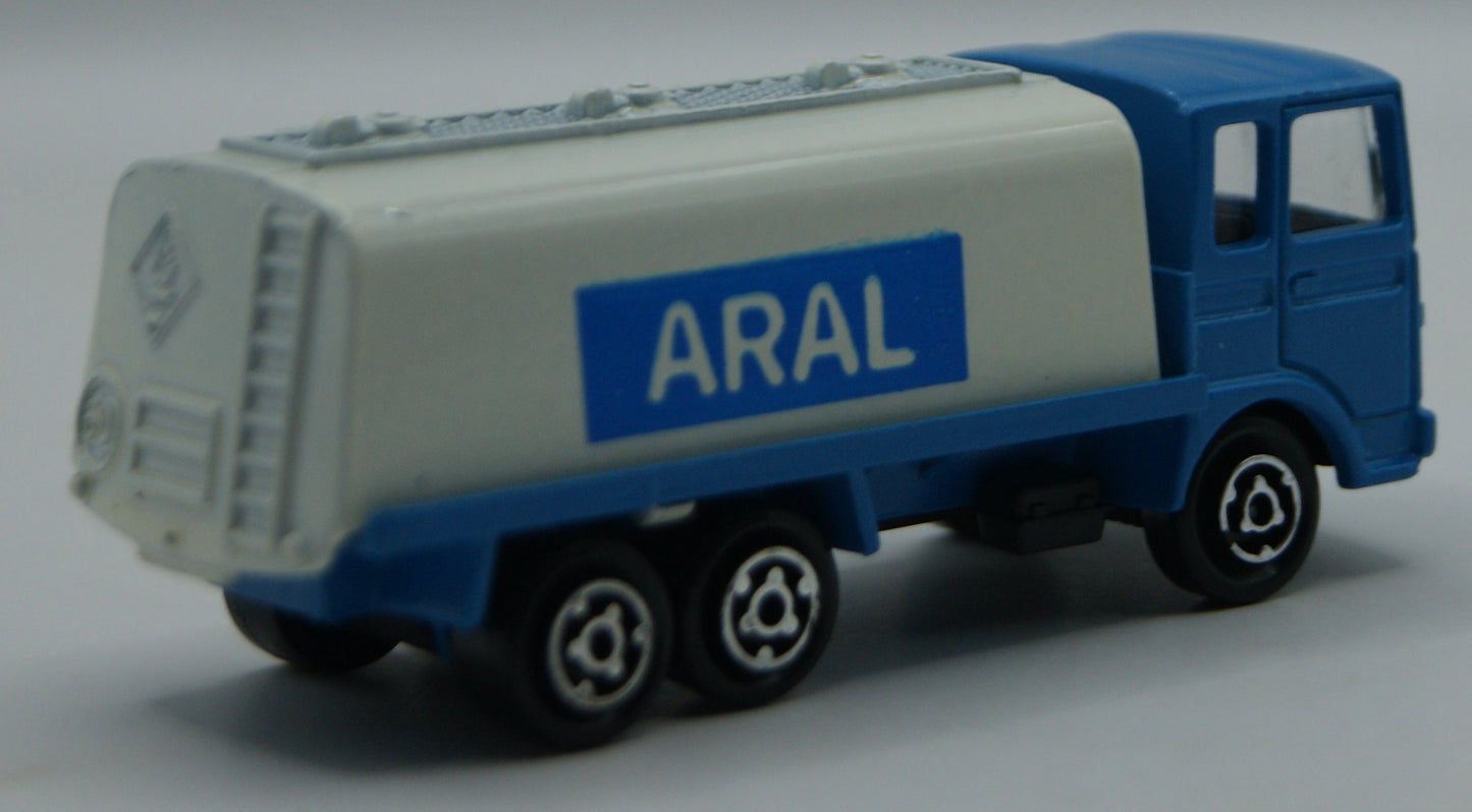 Majorette 245 Saviem SM Europe Tankwagen ARAL blau/weiß 1:100 Made in France