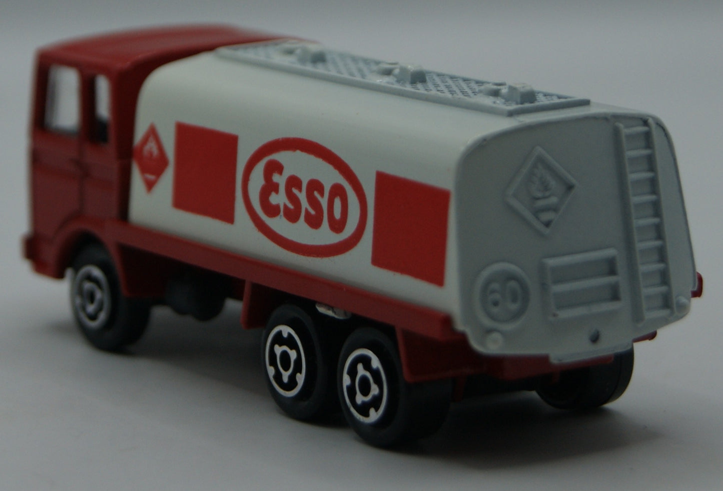 Majorette 245 Saviem SM Europe Tankwagen ESSO rot/weiß 1:100 Made in France