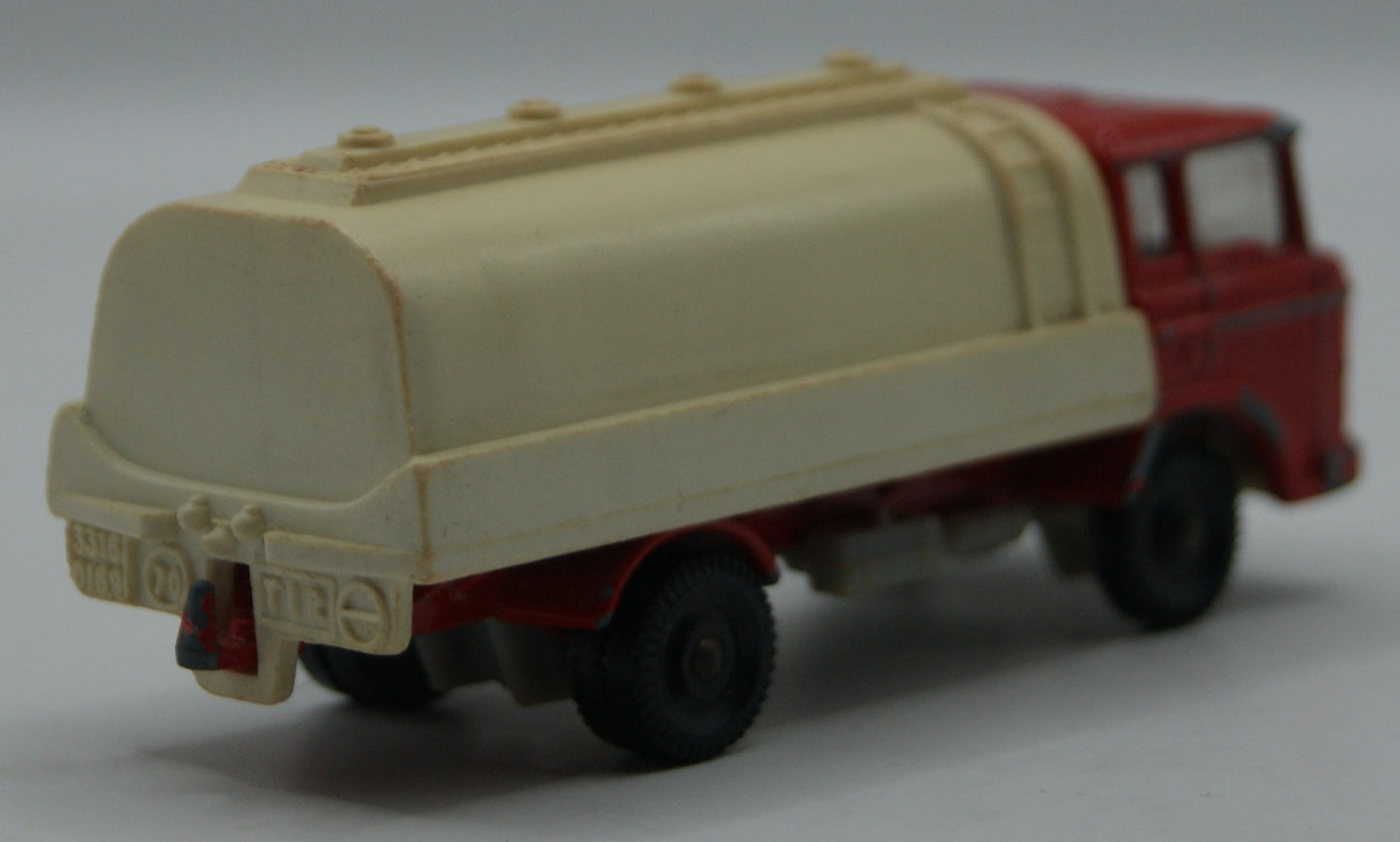 Majorette 245 Saviem SM Europe Tankwagen creme/rot 1:100 Vintage Made in France