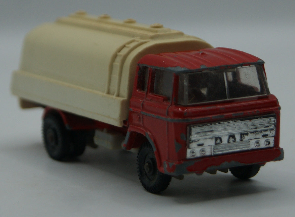 Majorette 245 Saviem SM Europe Tankwagen creme/rot 1:100 Vintage Made in France