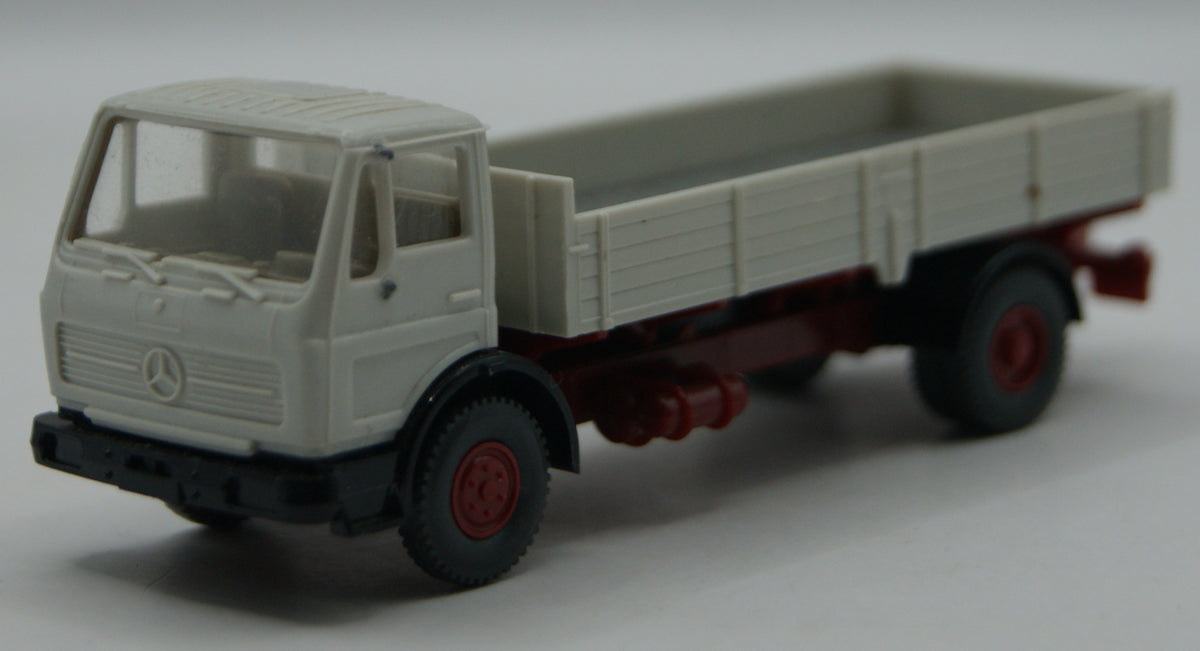 Wiking 437 Mercedes-Benz LP 1317 Pritschen-LKW altweiß/rot 1:90 H0
