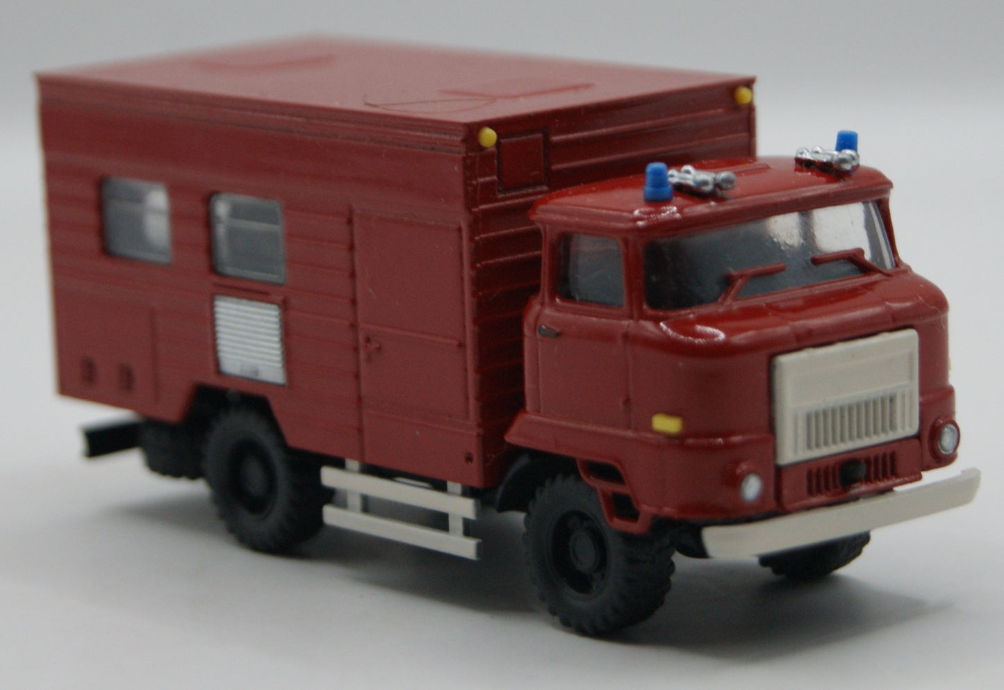 IFA W50 Feuerwehr Gerätewagen / Werkstattwagen Koffer 1:87 H0 rot OVP DDR
