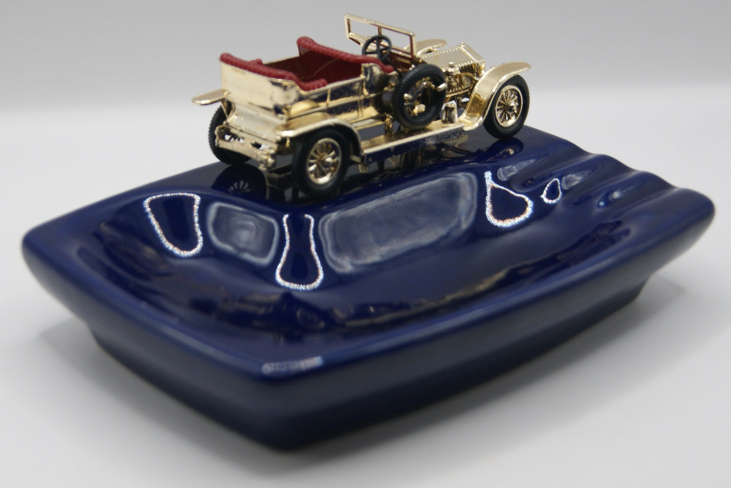 Matchbox Gifts by Lesney Aschenbecher mit Veteranenfahrzeug – Vintage OVP