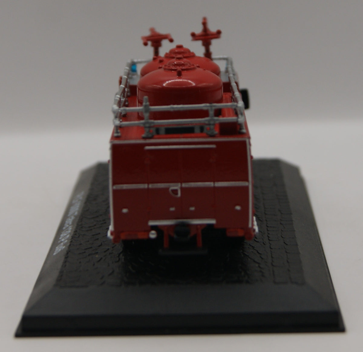 Atlas Tatra 138 P 6x6 PLF 6000 Feuerwehr Tanklöschfahrzeug 1:72