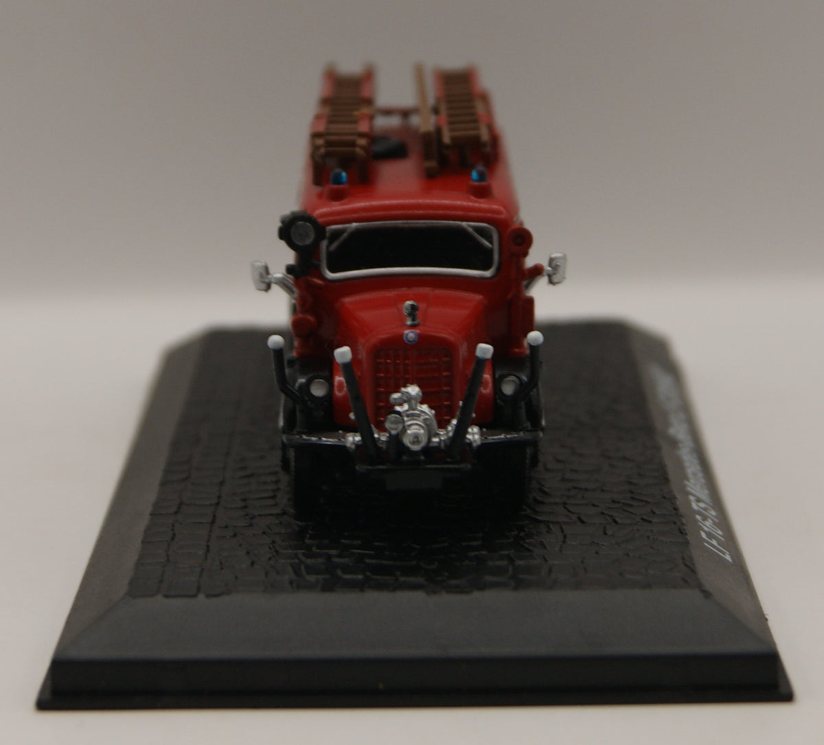 Atlas Mercedes-Benz LF 311/42 LF 16-TS Feuerwehr Löschfahrzeug 1:72