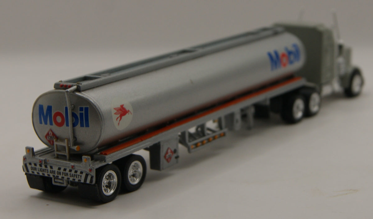 Matchbox Collectibles Kenworth W900 Mobil Tanker CCY12-M 1:100