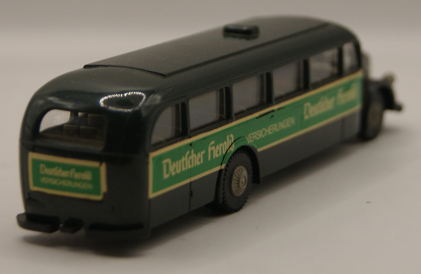 Brekina Mercedes-Benz O 5000 Deutscher Herold Versicherungen Bus H0 1:87