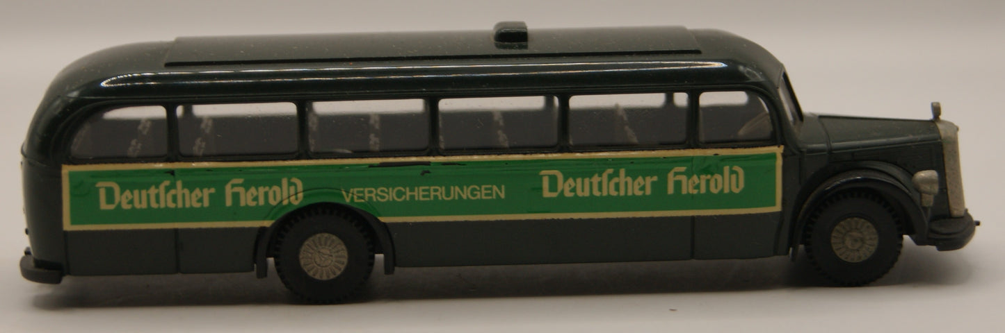Brekina Mercedes-Benz O 5000 Deutscher Herold Versicherungen Bus H0 1:87
