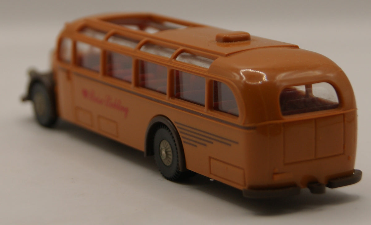 Brekina Mercedes-Benz O 5000 Reise-Liebling Reisebus braungelb H0 1:87