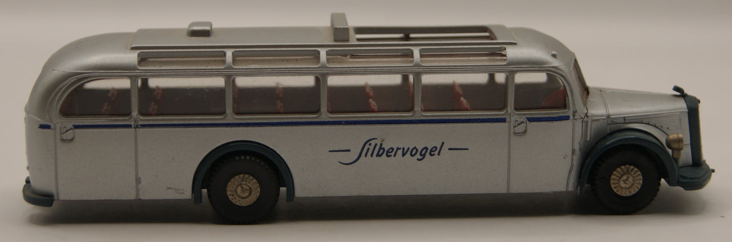 Brekina Mercedes-Benz O 5000 Silbervogel Reisebus silber H0 1:87 defekt