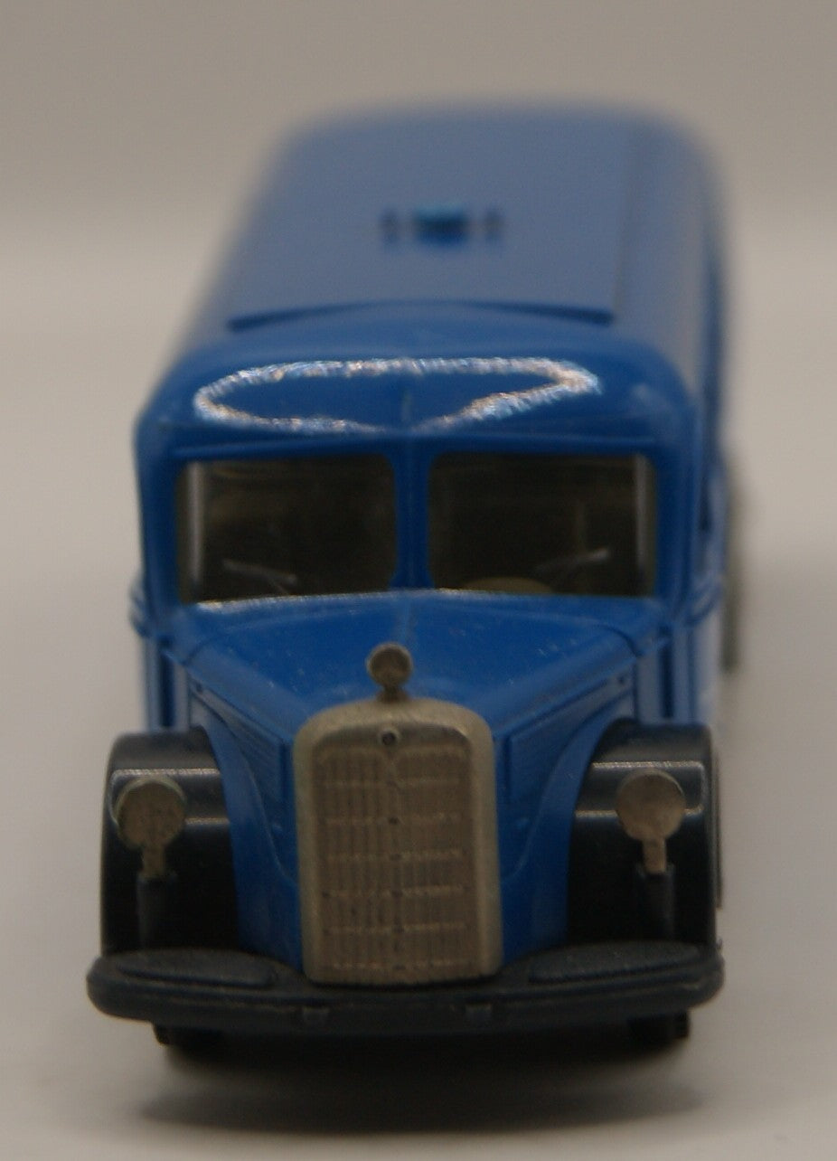 Brekina 5030 Mercedes-Benz O 5000 Reisebus Biebertal blau H0 1:87