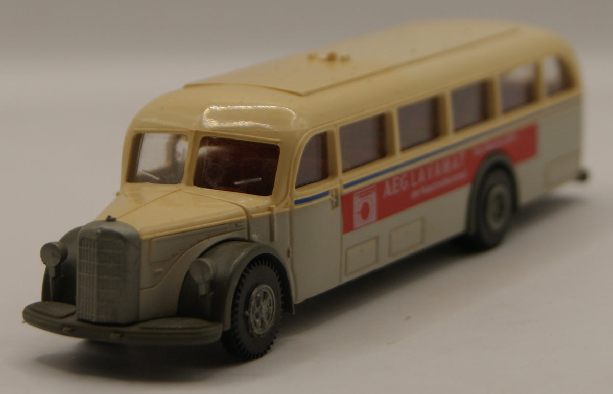Brekina 5041 Mercedes-Benz O 5000 AEG Lavamat Reisebus H0 1:87