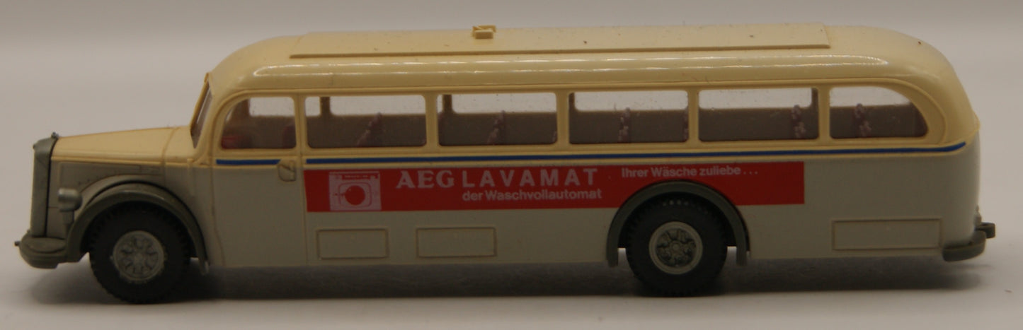 Brekina 5041 Mercedes-Benz O 5000 AEG Lavamat Reisebus H0 1:87