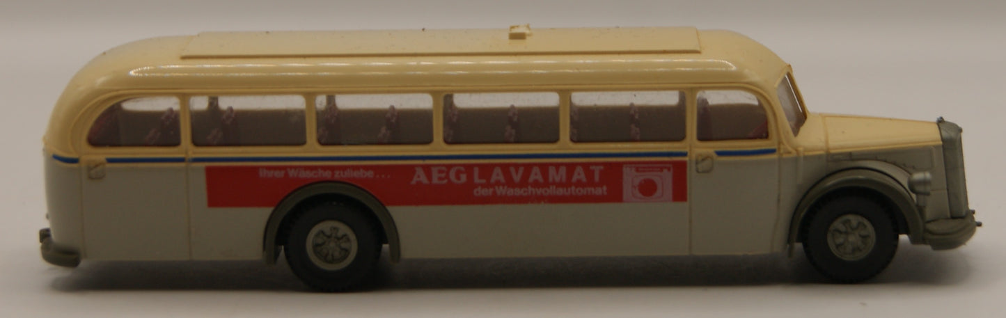 Brekina 5041 Mercedes-Benz O 5000 AEG Lavamat Reisebus H0 1:87