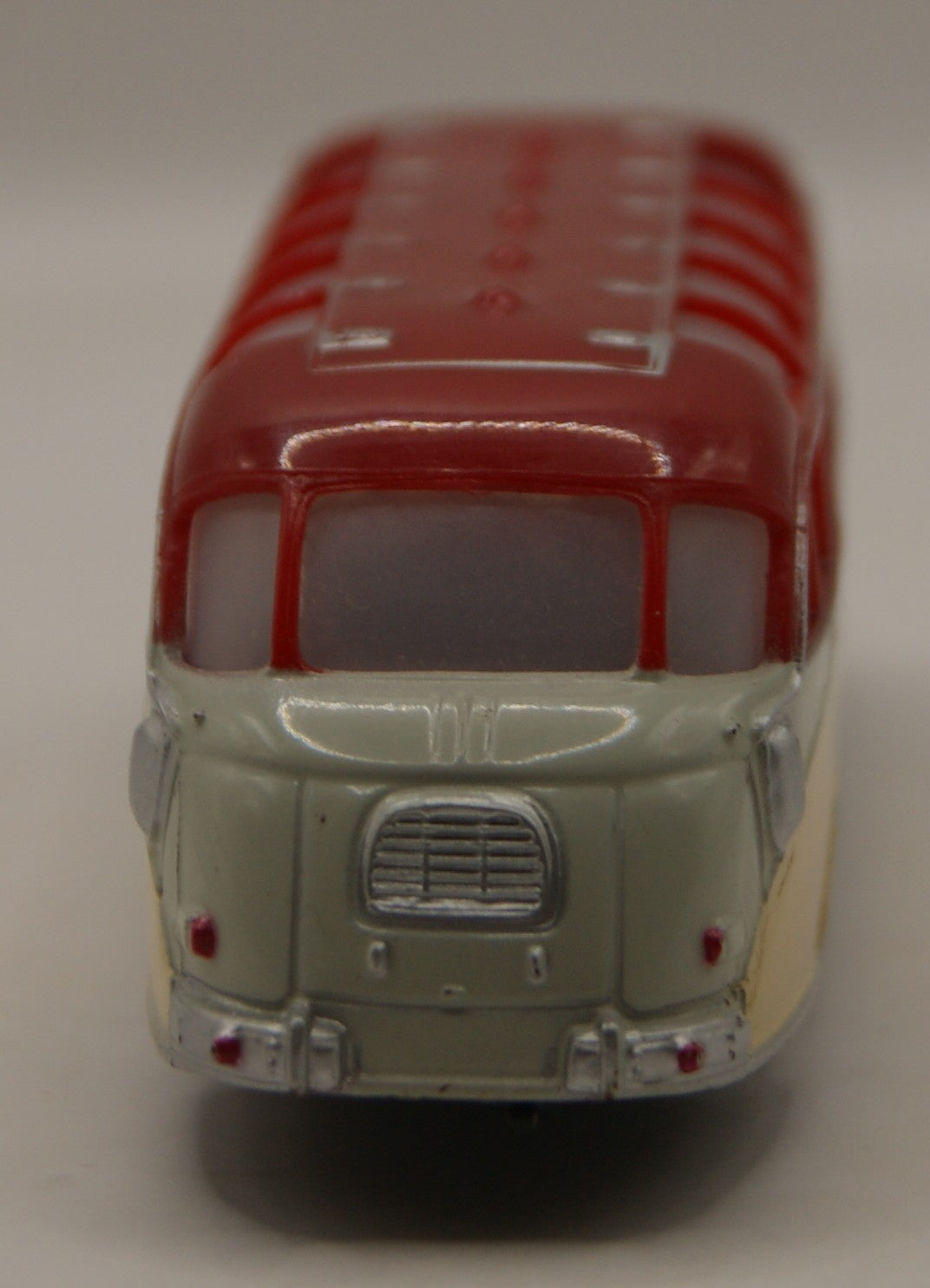 H0 1:87 Oldtimer Reisebus Omnibus creme rot Modellbus Klassiker