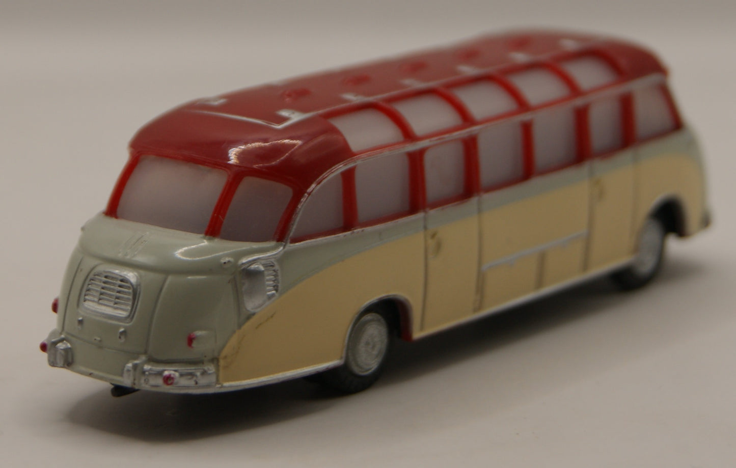 H0 1:87 Oldtimer Reisebus Omnibus creme rot Modellbus Klassiker