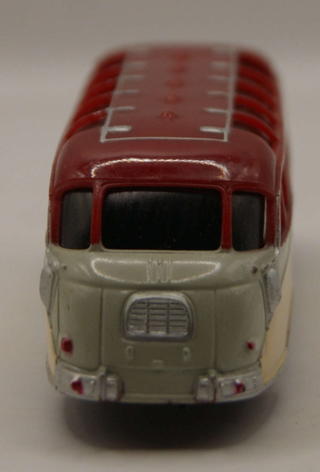 H0 1:87 Oldtimer Reisebus Omnibus creme rot Modellbus Klassiker