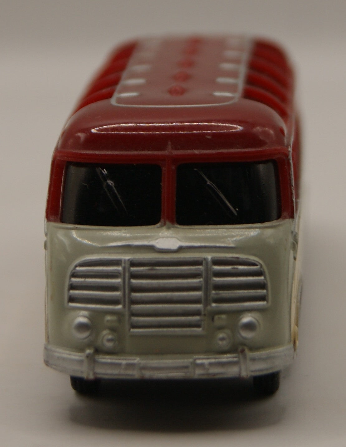 H0 1:87 Oldtimer Reisebus Omnibus creme rot Modellbus Klassiker