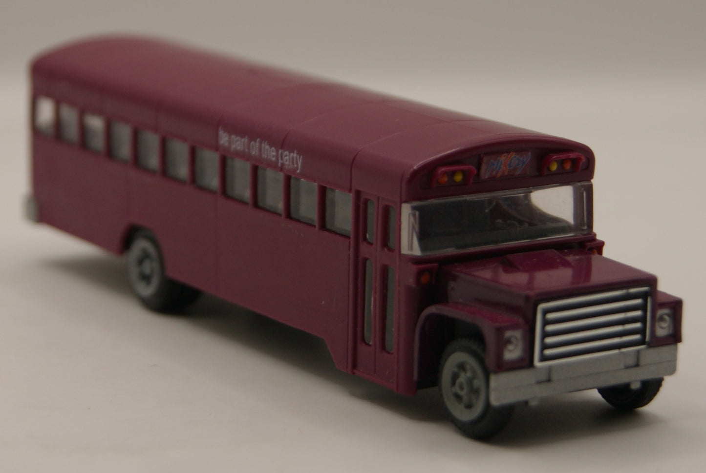 Hümmer Werbung H0 1:87 GMC S6000 School Bus Mixery Karlsberg Werbemodell