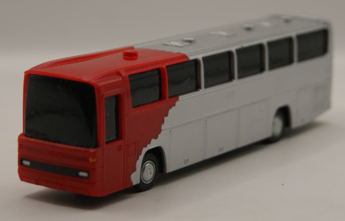 H0 1:87 Reisebus Teambus Deutschland rot silber Modellbus ohne OVP