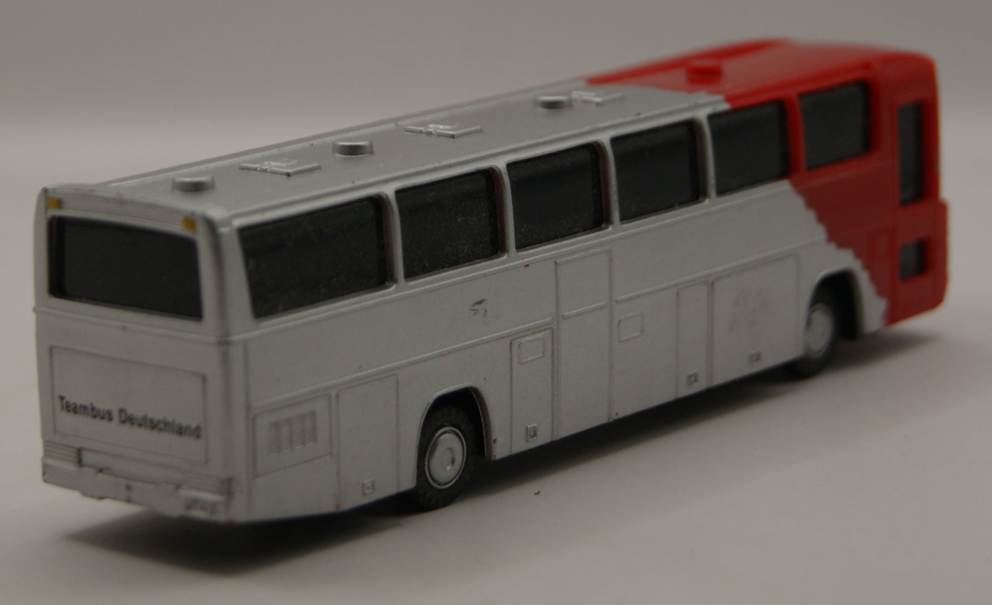 H0 1:87 Reisebus Teambus Deutschland rot silber Modellbus ohne OVP
