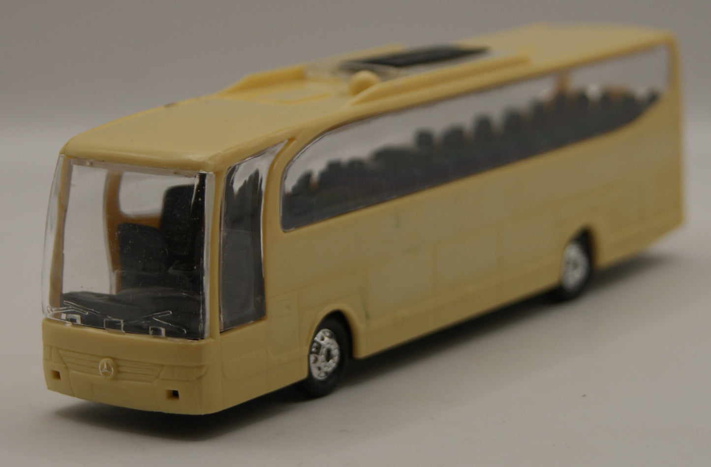 Mercedes-Benz O 404 Reisebus H0 1:87 beige Modellbus ohne OVP