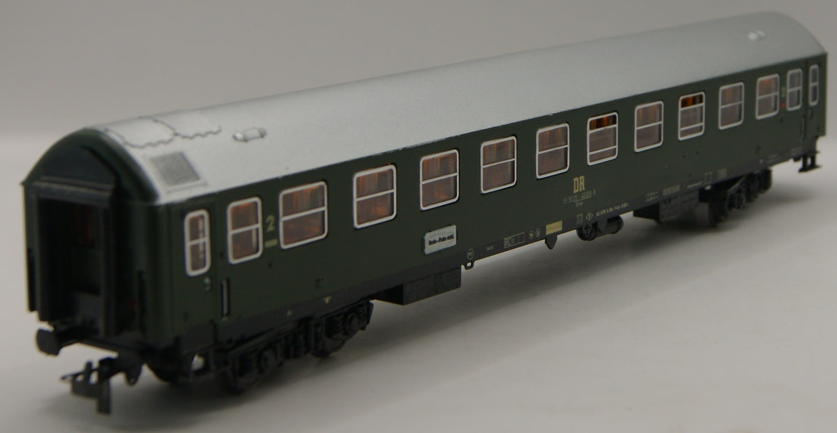Schicht 426/50 DR Reisezugwagen B4ge 2. Klasse beleuchtet H0 1:87