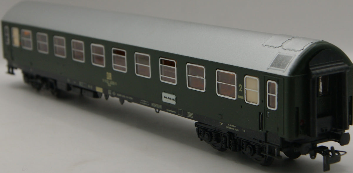 Schicht 426/50 DR Reisezugwagen B4ge 2. Klasse beleuchtet H0 1:87
