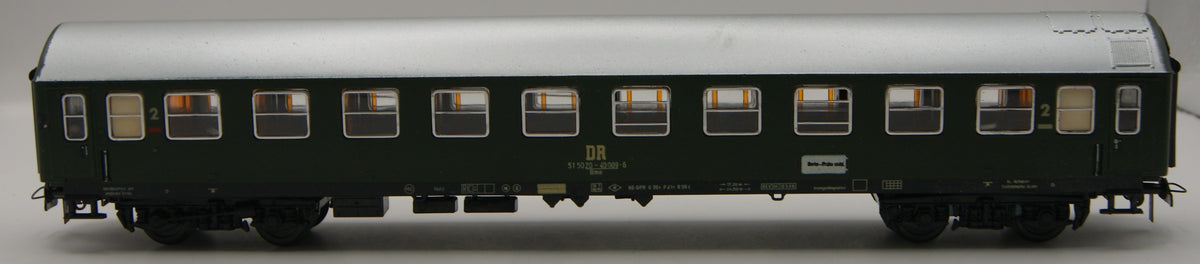 Schicht 426/50 DR Reisezugwagen B4ge 2. Klasse beleuchtet H0 1:87