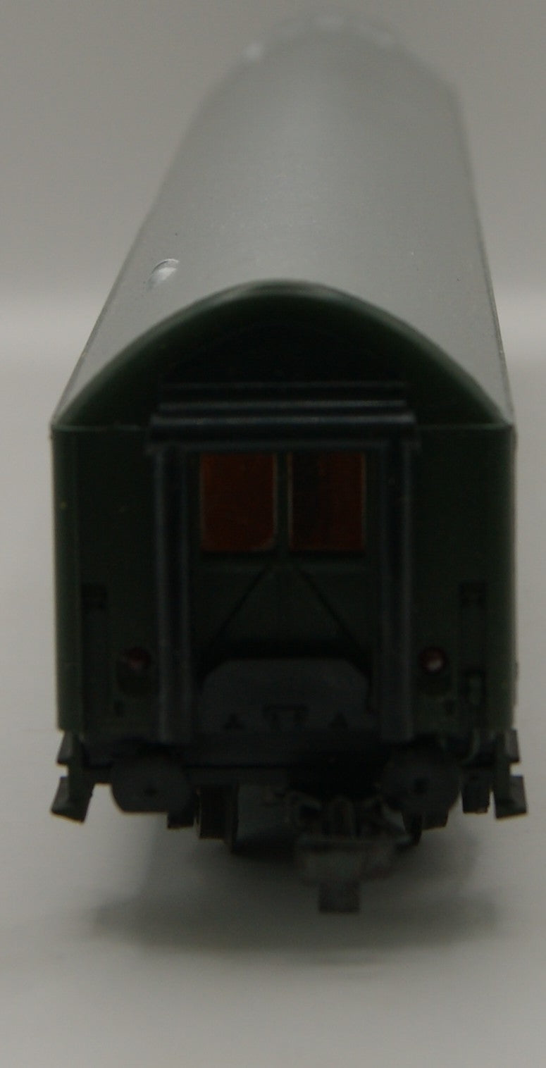 Schicht 426/50 DR Reisezugwagen B4ge 2. Klasse beleuchtet H0 1:87