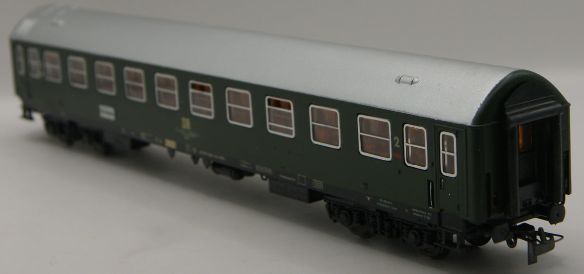Schicht 426/50 DR Reisezugwagen B4ge 2. Klasse beleuchtet H0 1:87