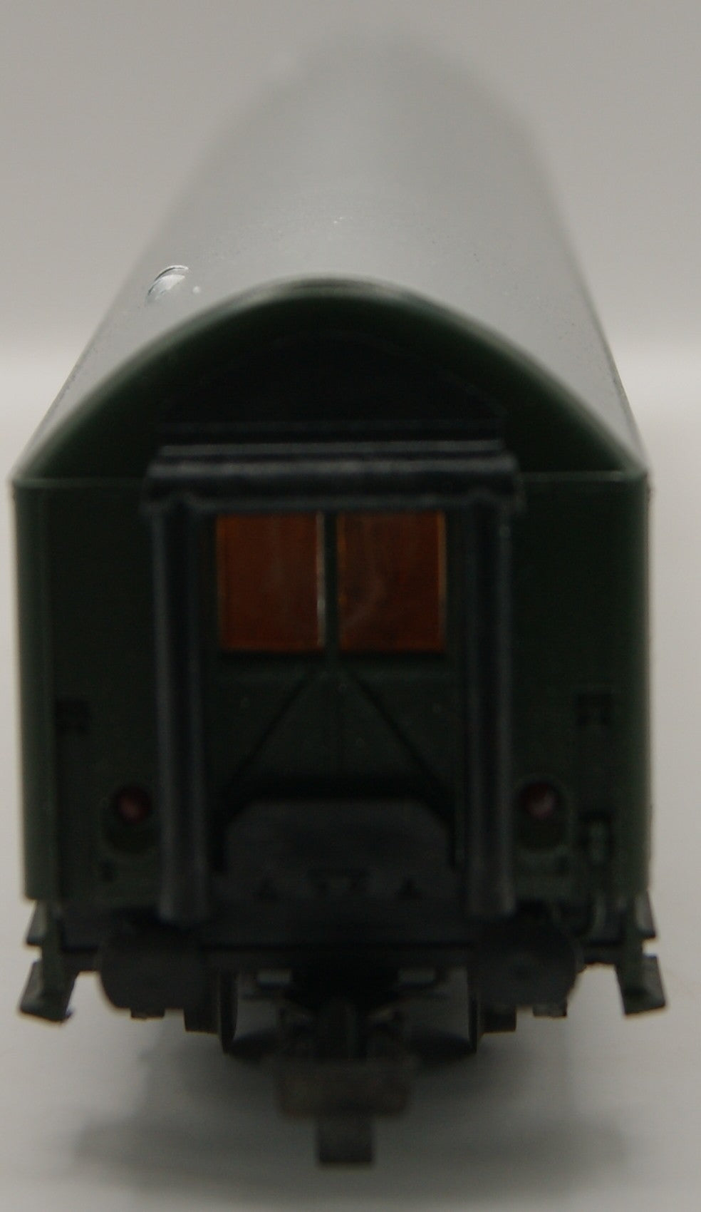 Schicht 426/50 DR Reisezugwagen B4ge 2. Klasse beleuchtet H0 1:87