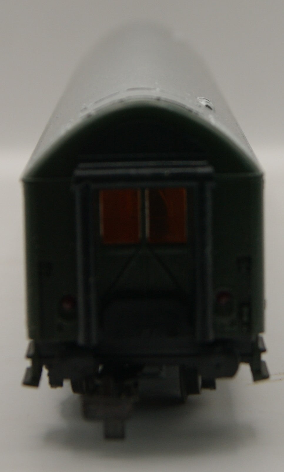 Schicht 426/50 DR Reisezugwagen B4ge 2. Klasse beleuchtet H0 1:87