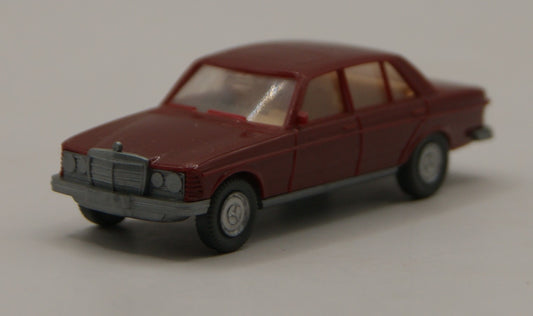Wiking Mercedes-Benz 240 D W123 braunrot H0 1:87 Modellauto