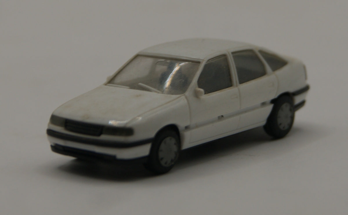 Herpa Opel Vectra A Fließheck weiß 1:87 H0 Modellauto