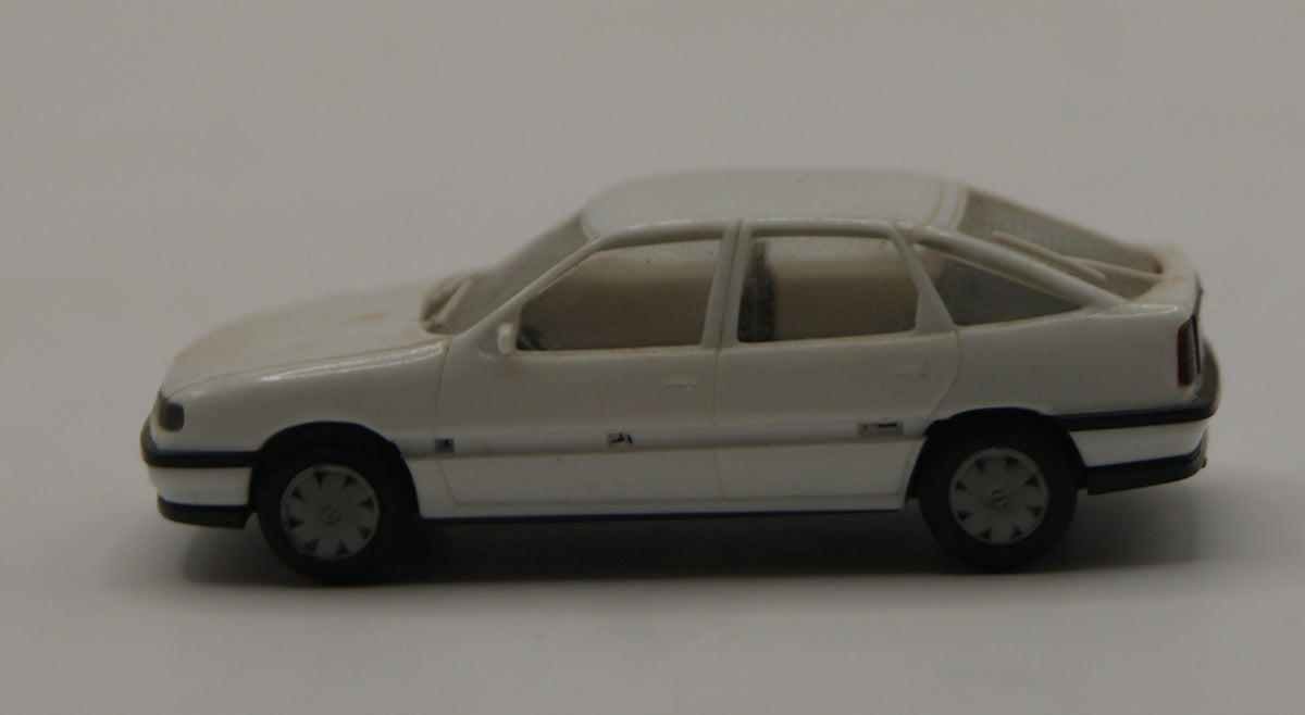 Herpa Opel Vectra A Fließheck weiß 1:87 H0 Modellauto